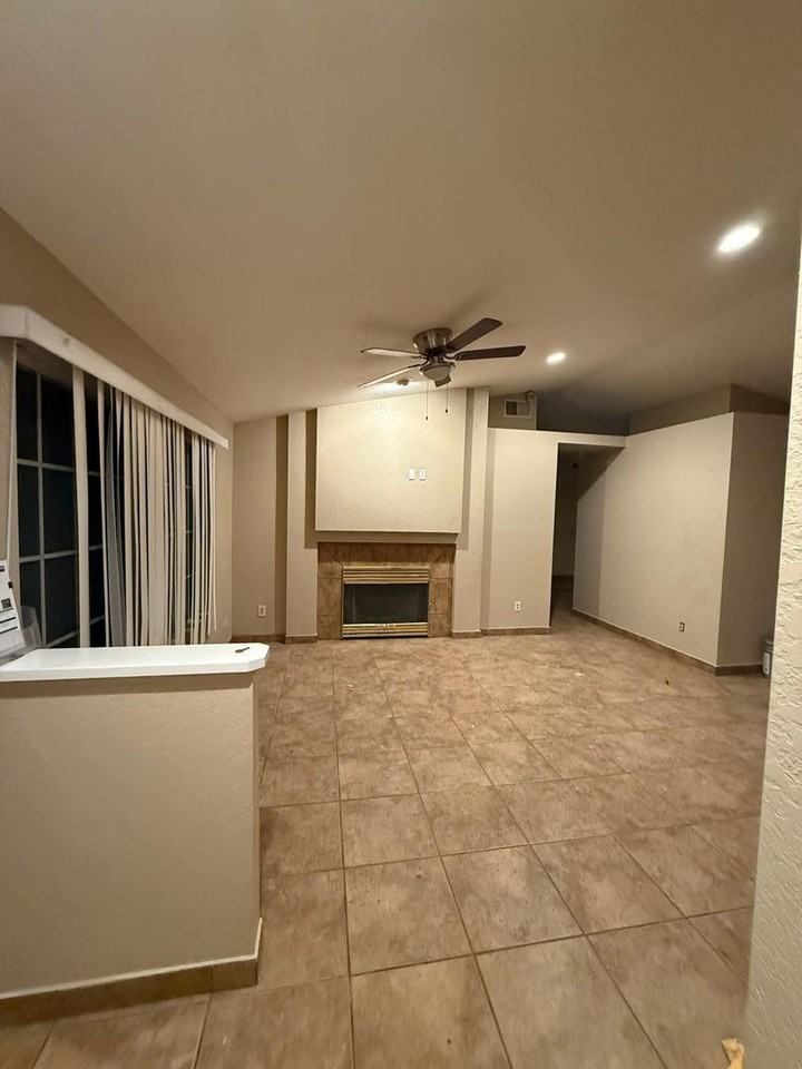 30848 Bloomsbury Ln - Photo 2 of 13