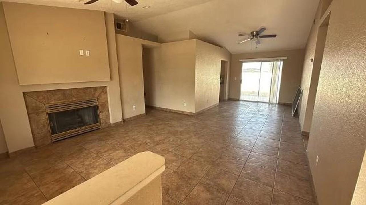30848 Bloomsbury Ln - Photo 4 of 13