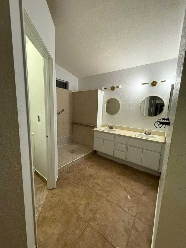 30848 Bloomsbury Ln - Photo 5 of 13