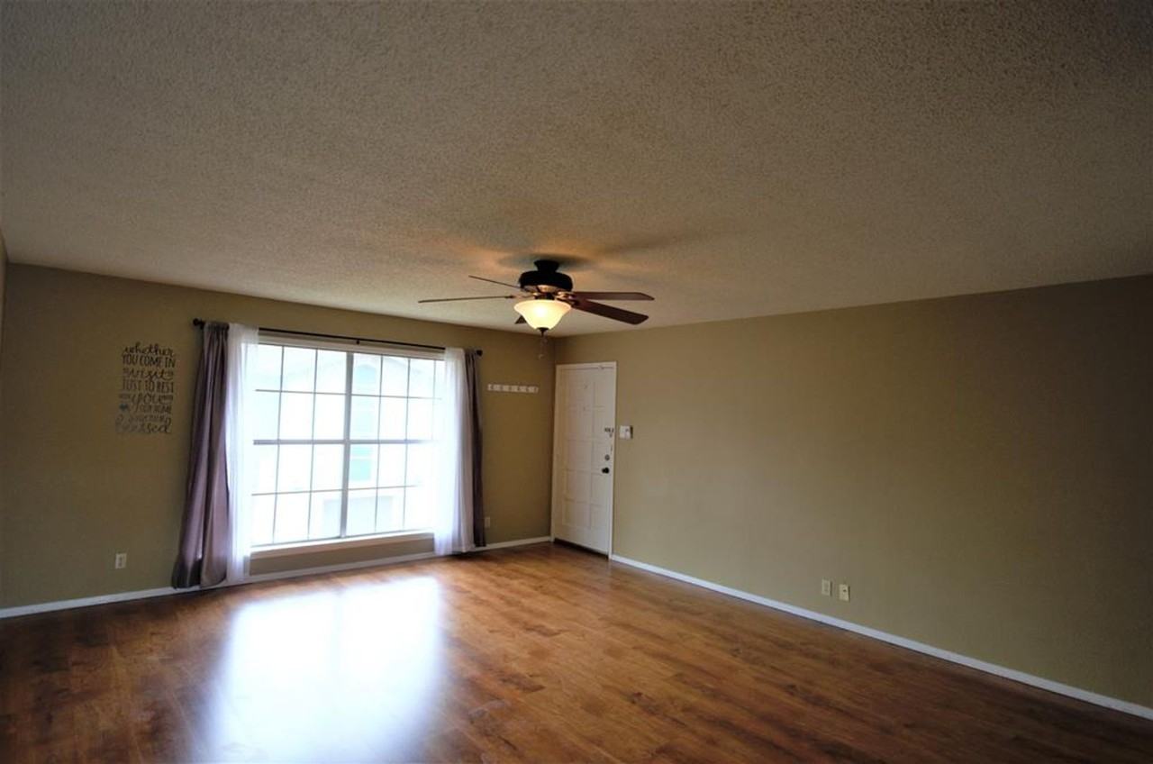2482 University Ave - Photo 2 of 13