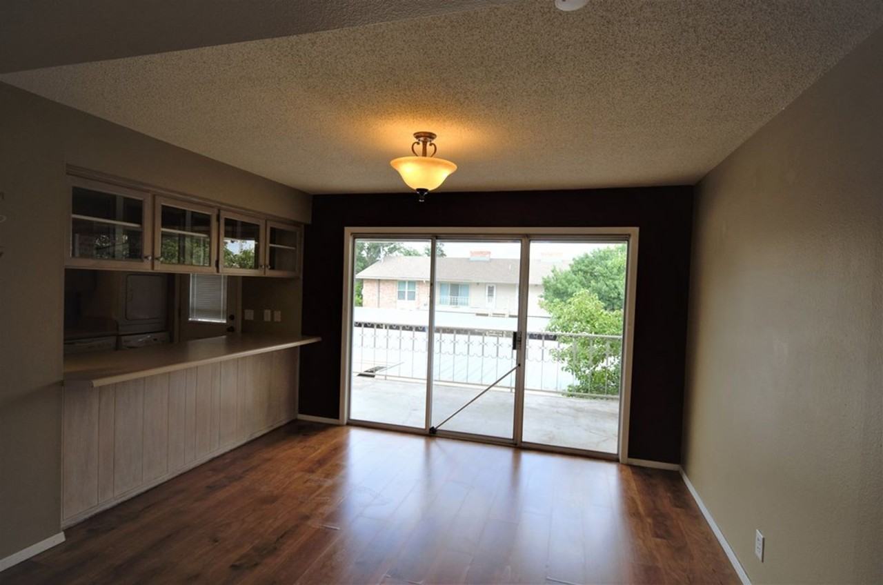 2482 University Ave - Photo 2 of 13