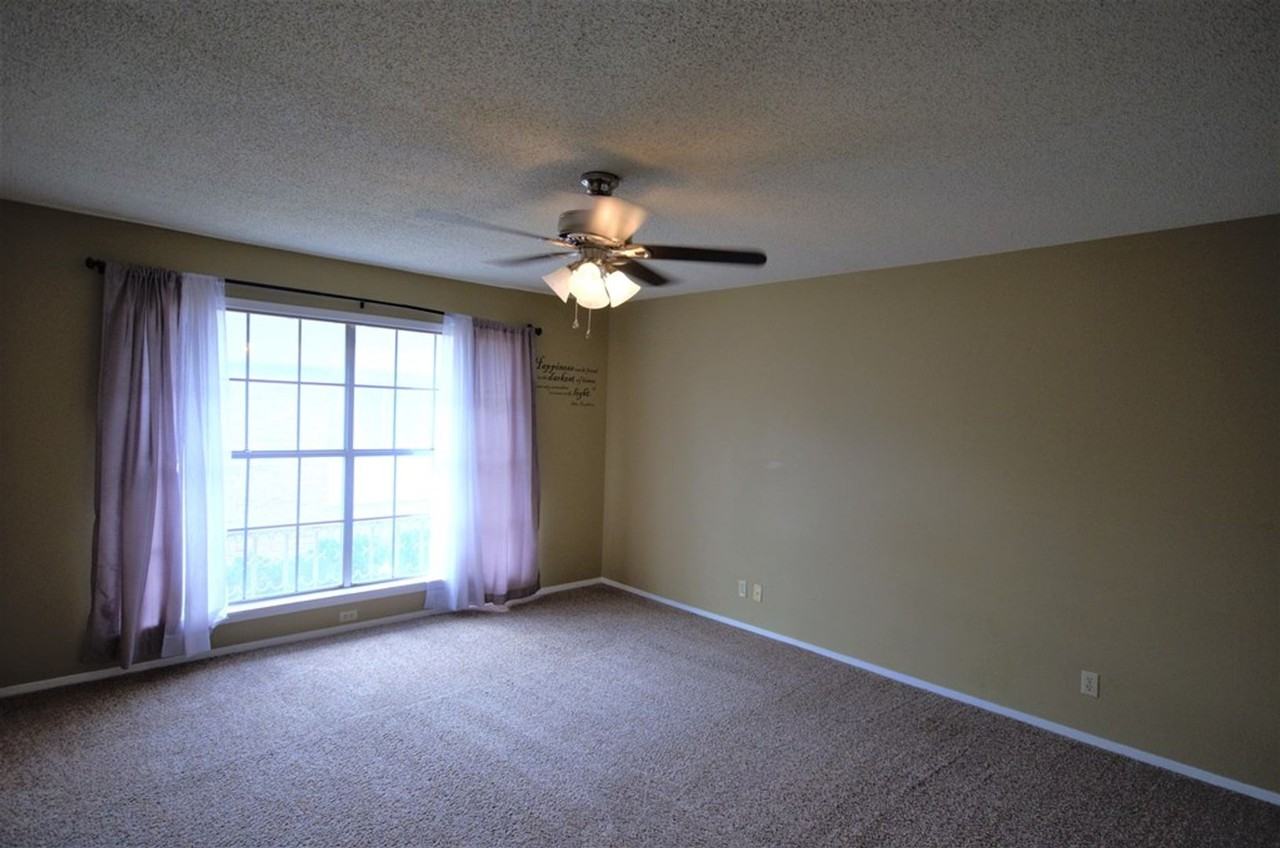 2482 University Ave - Photo 7 of 13
