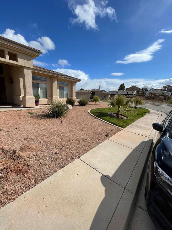 2587 E 90 S - Photo 3 of 4