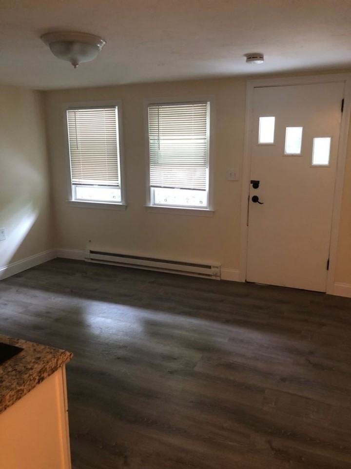 123 S Orleans Rd - Photo 4 of 4