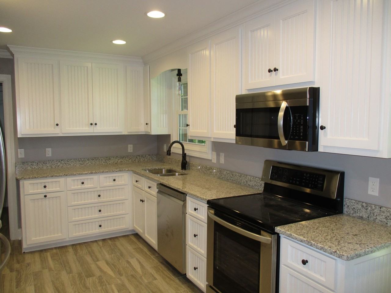 1131 Warfield Blvd - Photo 4 of 23