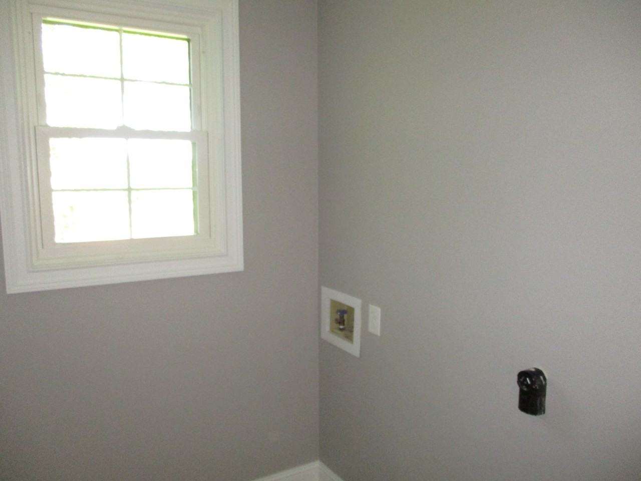 1131 Warfield Blvd - Photo 7 of 23