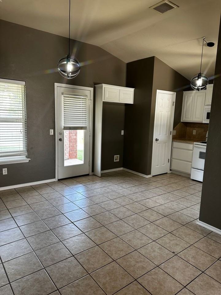 18109 Calle Way - Photo 7 of 20