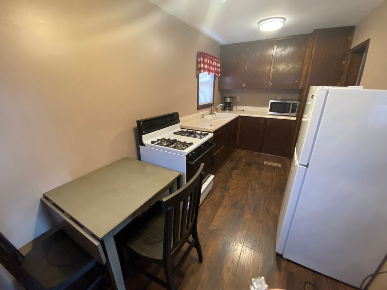 251 Victory Dr - Photo 3 of 6