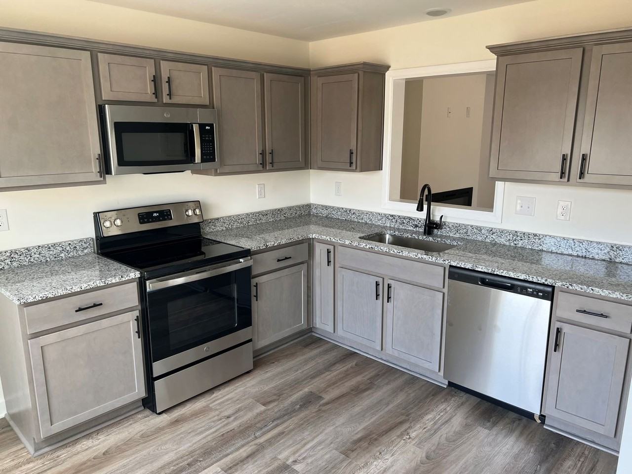 1530 N Goodlett Grove Cv - Photo 2 of 6