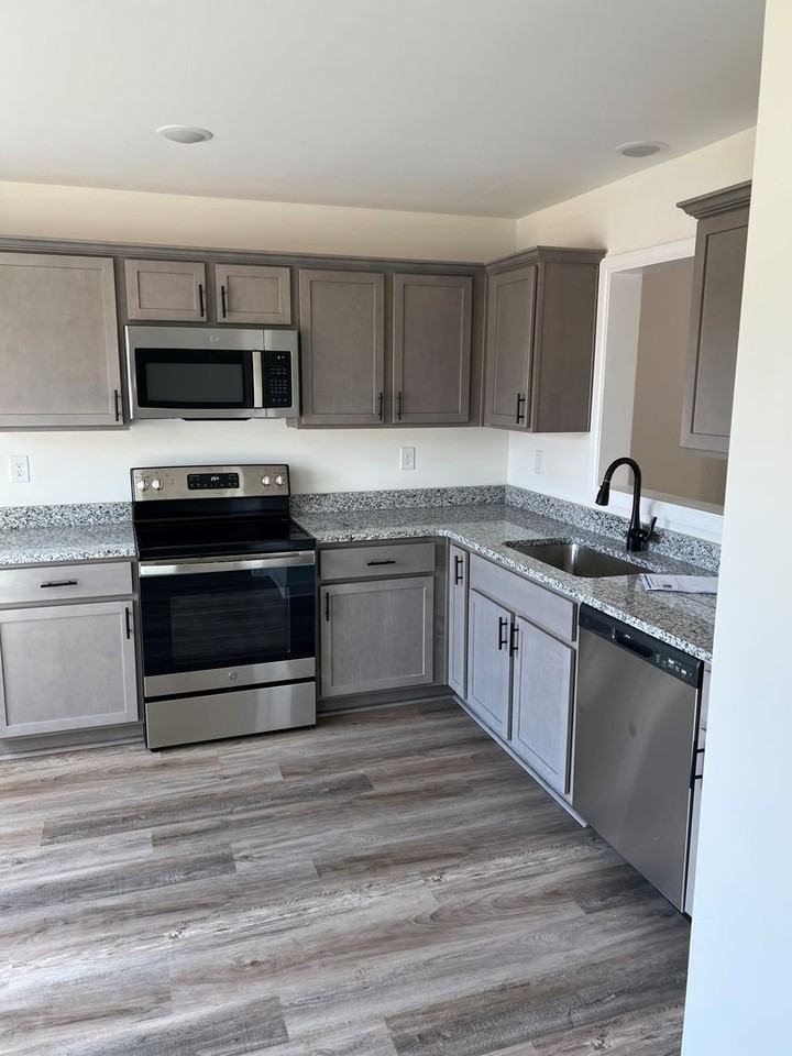 1530 N Goodlett Grove Cv - Photo 3 of 6