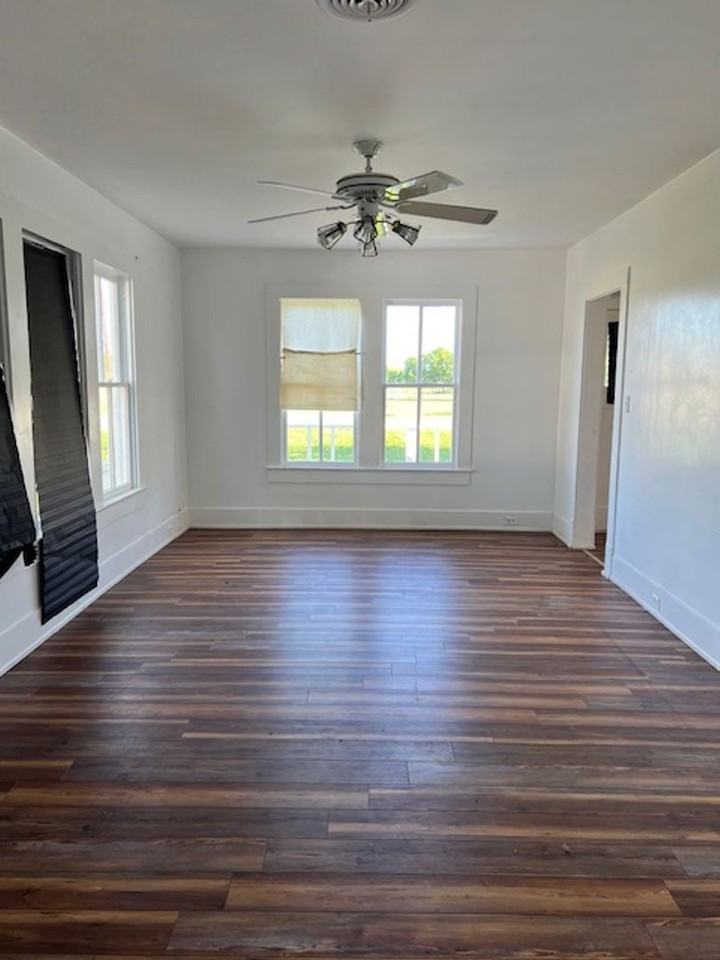 20748 Highway 60 S - Photo 3 of 9