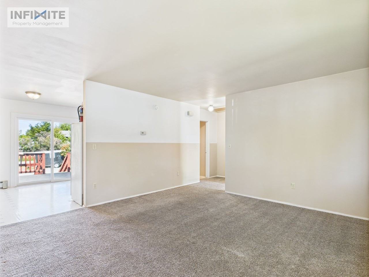 323 N 16th Ave - Photo 2 of 19