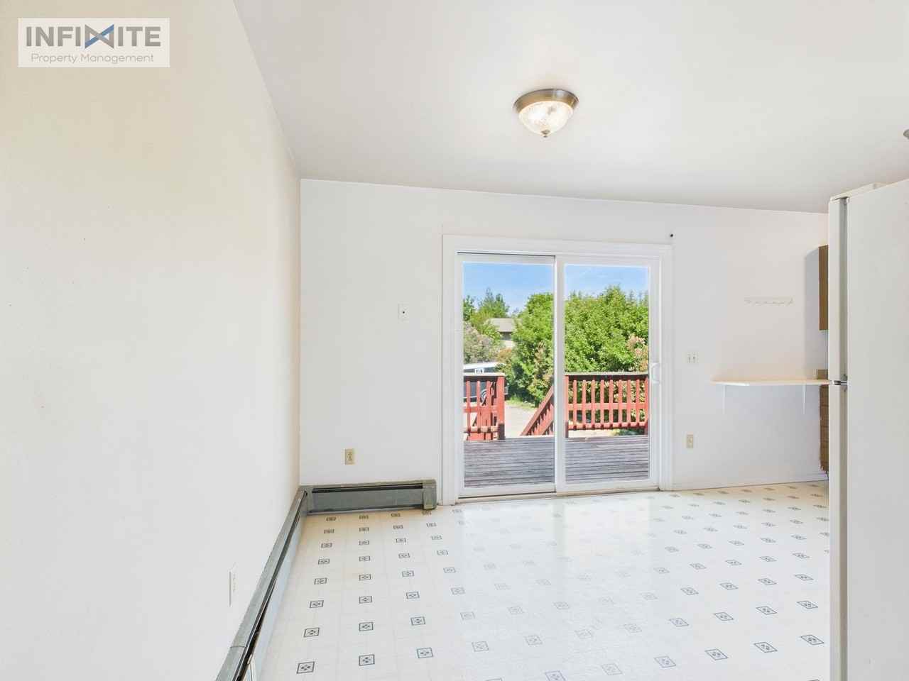 323 N 16th Ave - Photo 3 of 19