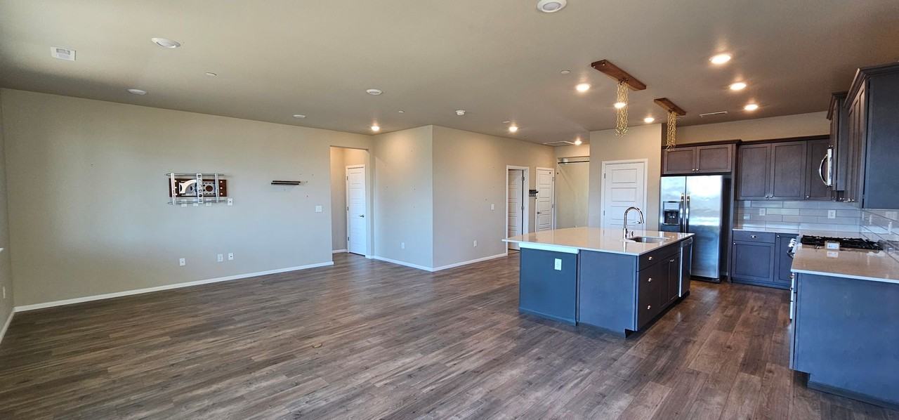 942 Timberline Ave - Photo 4 of 18