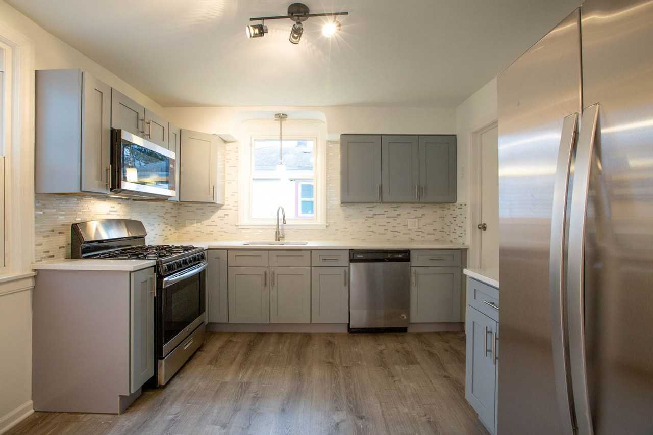 9237 S Utica Ave - Photo 4 of 24