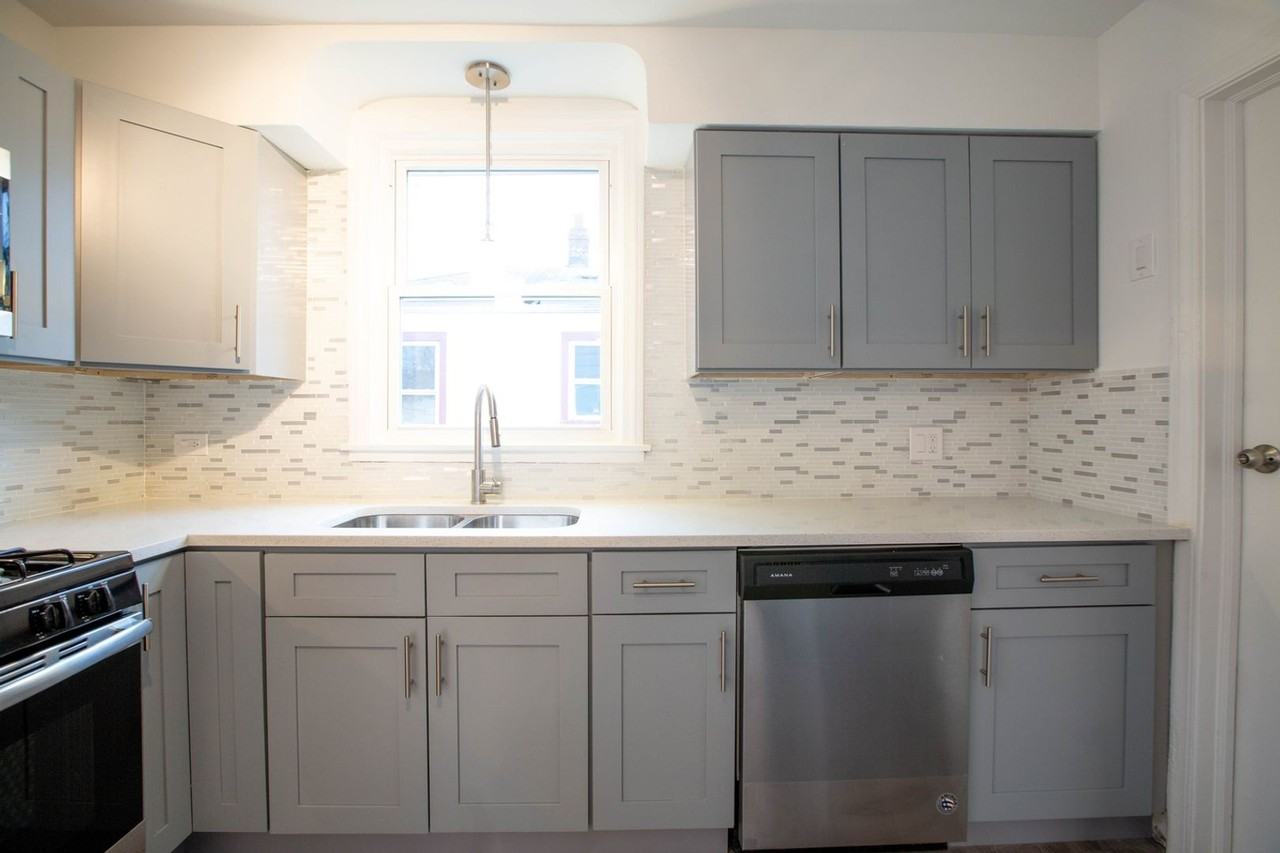 9237 S Utica Ave - Photo 5 of 24