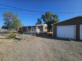 featured image of 1975 E La Riata Rd
