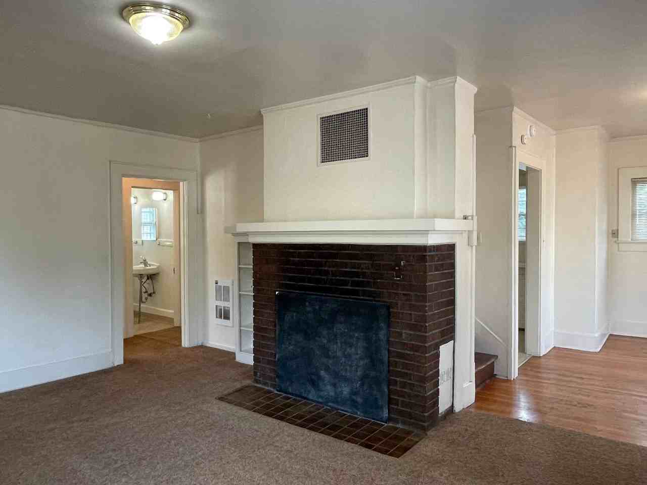 2010 Emerald St - Photo 3 of 28