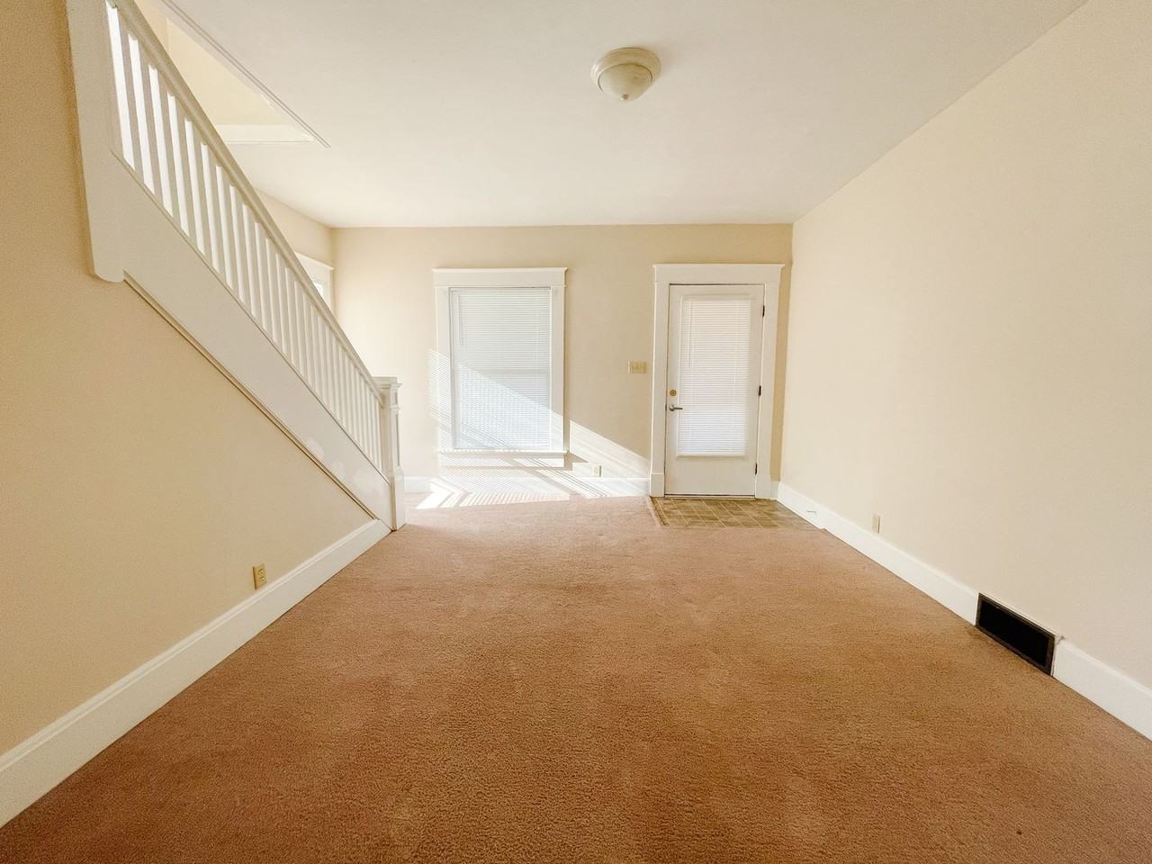 940 S 15th St - Photo 7 of 17