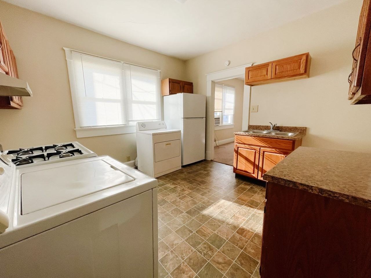 940 S 15th St - Photo 7 of 24