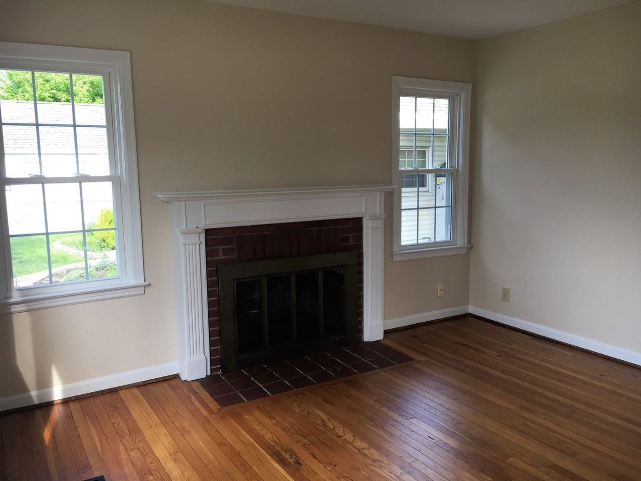 628 E North Broadway St - Photo 3 of 34