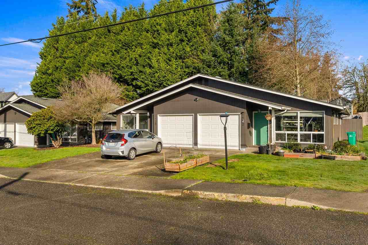 1102-1122 Duplexes - Photo 6 of 45