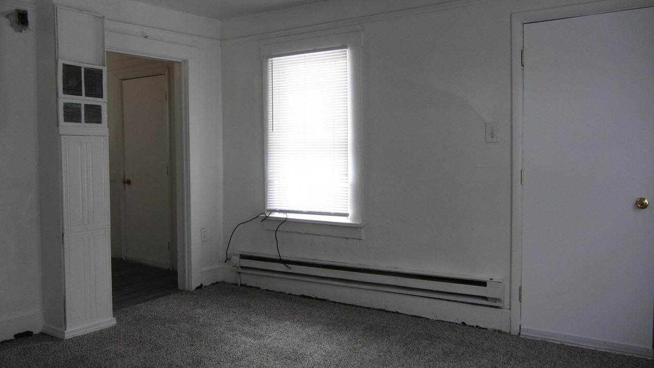 116 Park Ave - Photo 2 of 7