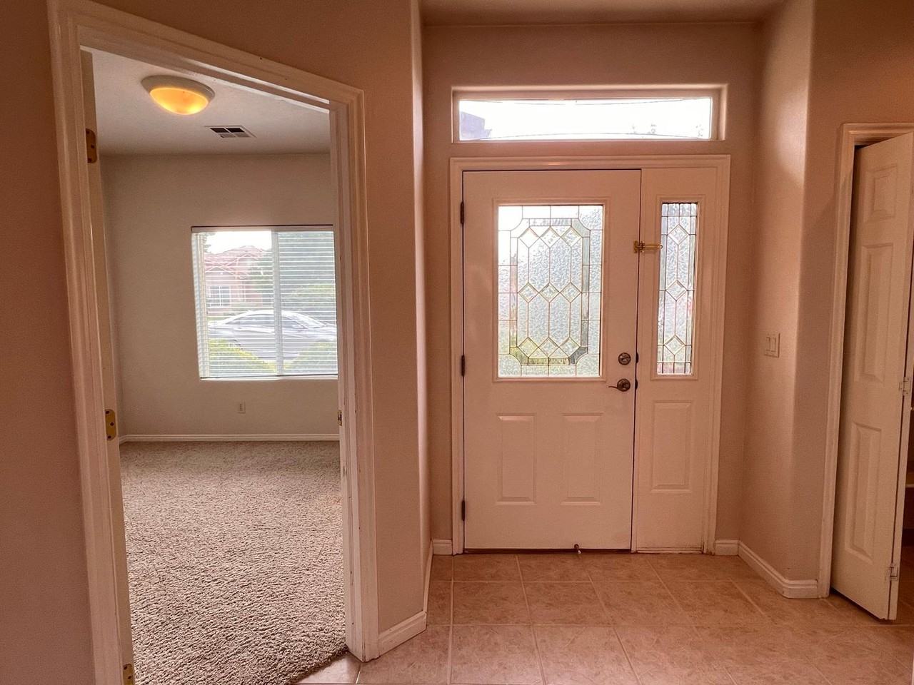 2618 W 230 N - Photo 2 of 20