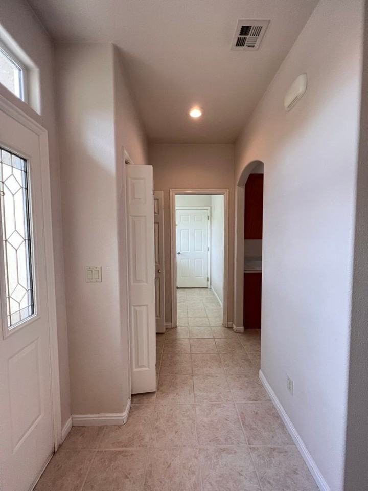 2618 W 230 N - Photo 3 of 20