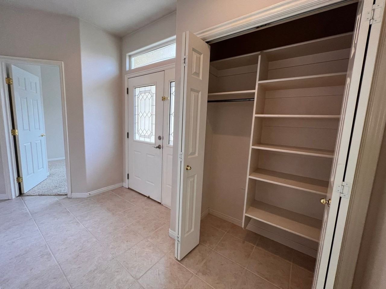 2618 W 230 N - Photo 4 of 20
