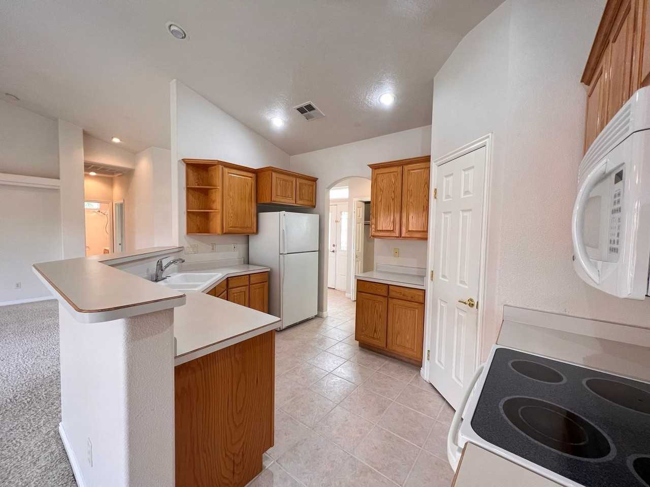 2618 W 230 N - Photo 7 of 20