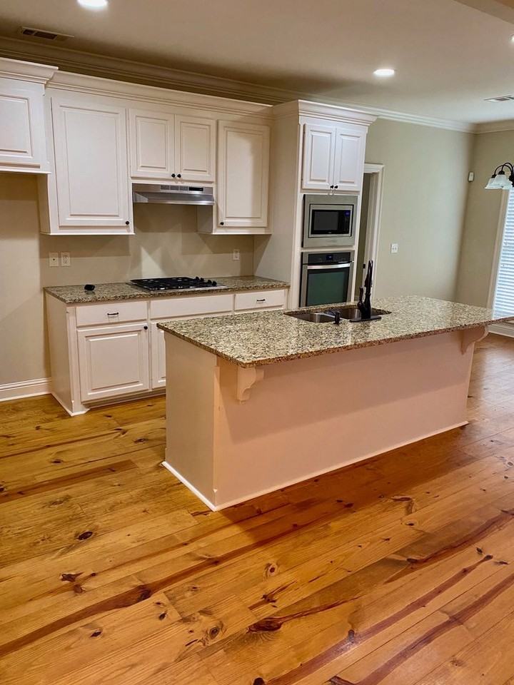136 Rhodes Ln - Photo 3 of 20