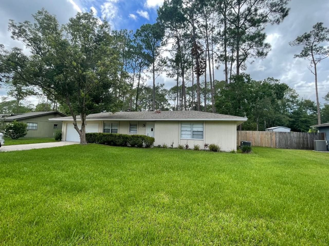 2526 Nw 54th Blvd - Photo 2 of 21