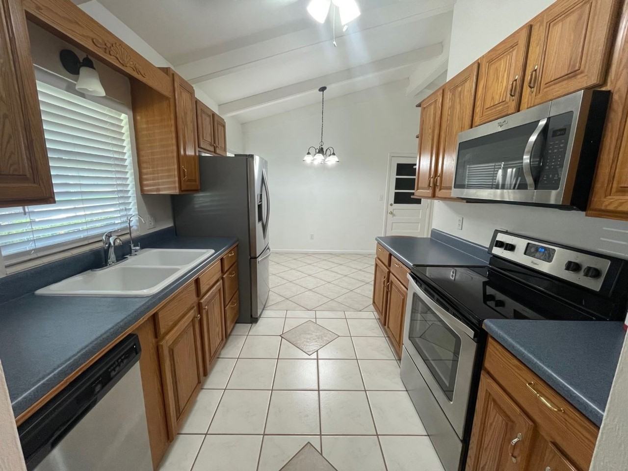 2526 Nw 54th Blvd - Photo 6 of 21