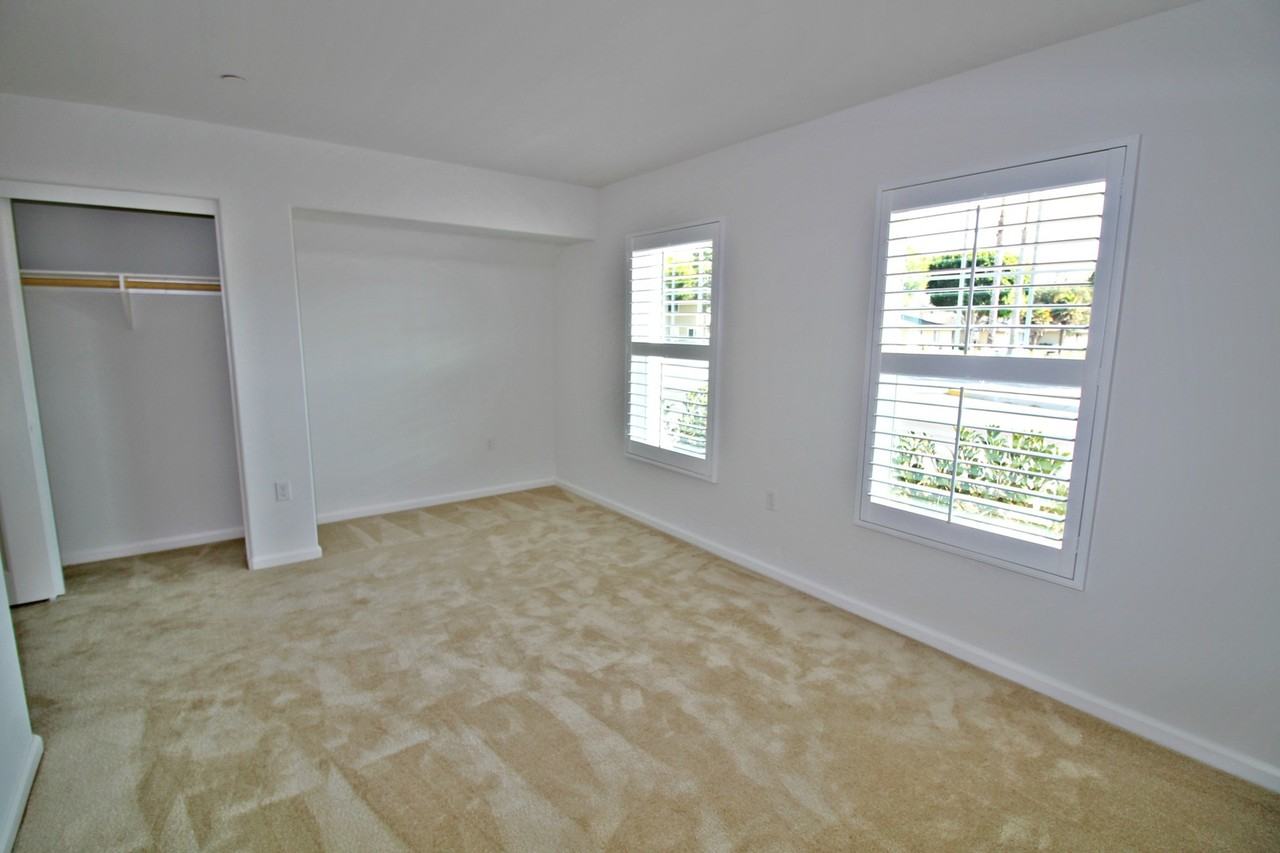 1971 Anchor Ave - Photo 3 of 20