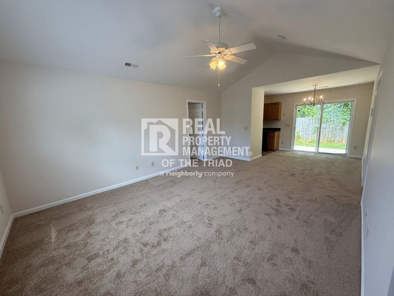 8 Franklinwood Dr - Photo 2 of 31