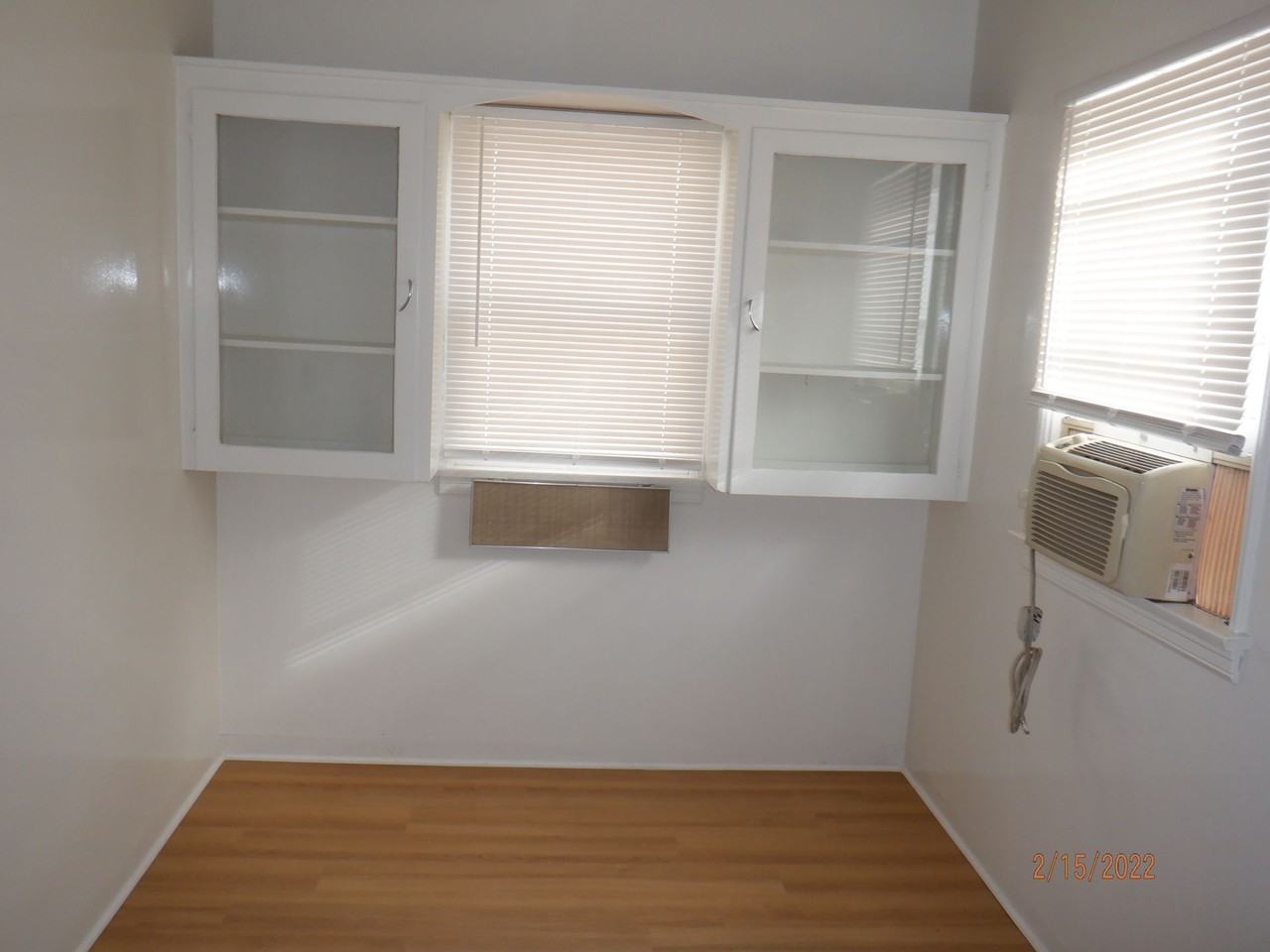 210 W D St - Photo 7 of 24