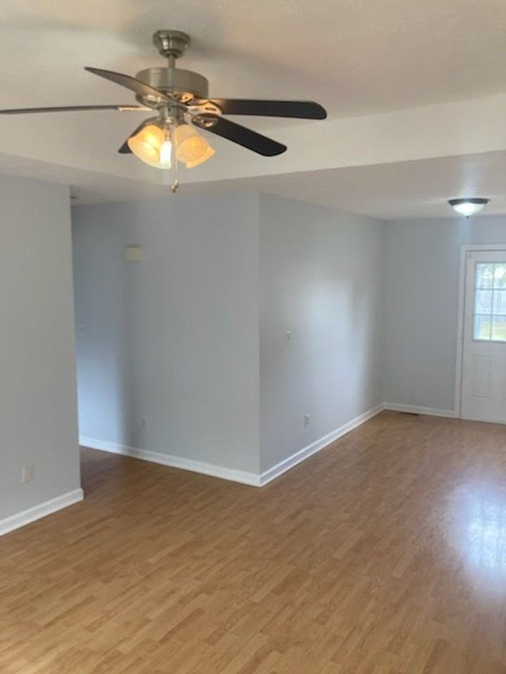 219 Tobacco Rd - Photo 3 of 16
