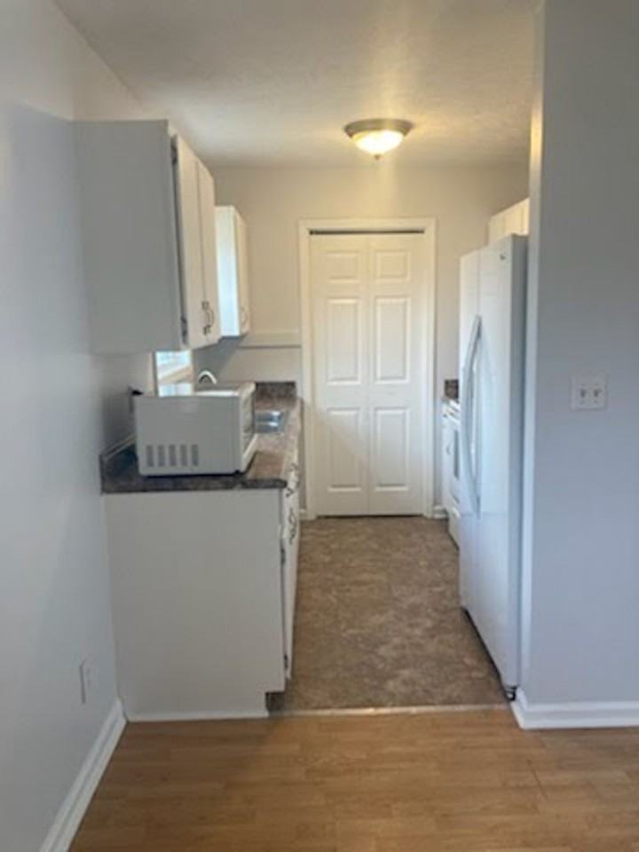 219 Tobacco Rd - Photo 4 of 16