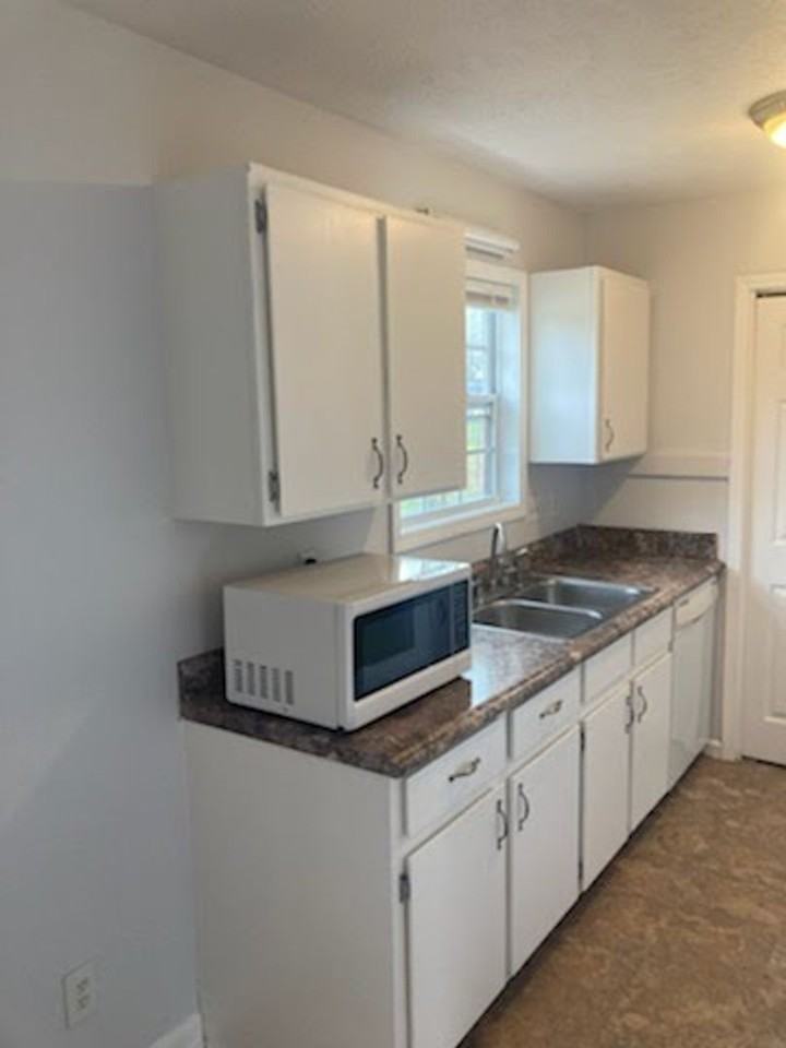219 Tobacco Rd - Photo 6 of 16