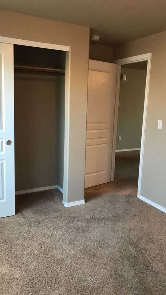 712 Ne Redwood Ave - Photo 7 of 34