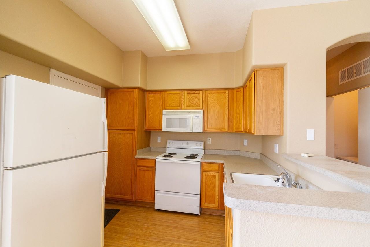 778 S Jesse St - Photo 3 of 14
