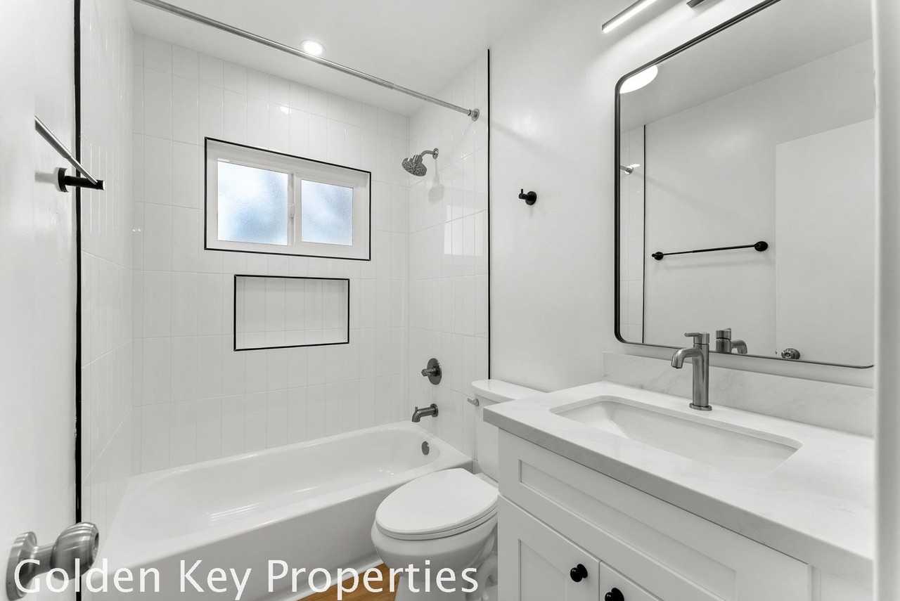 1931 S Tremont St #B - Photo 6 of 17
