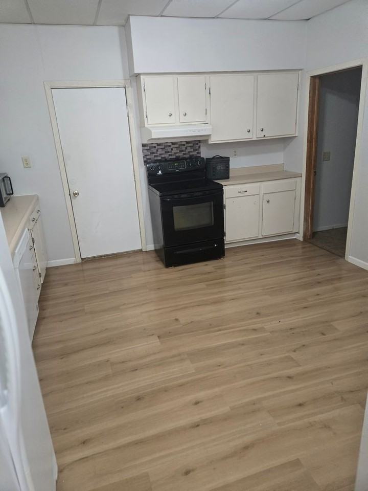 604 E Jefferson St - Photo 3 of 29