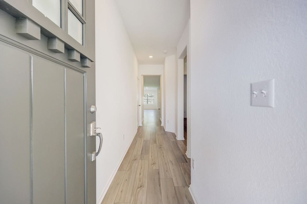 171 Mendoza - Photo 2 of 10