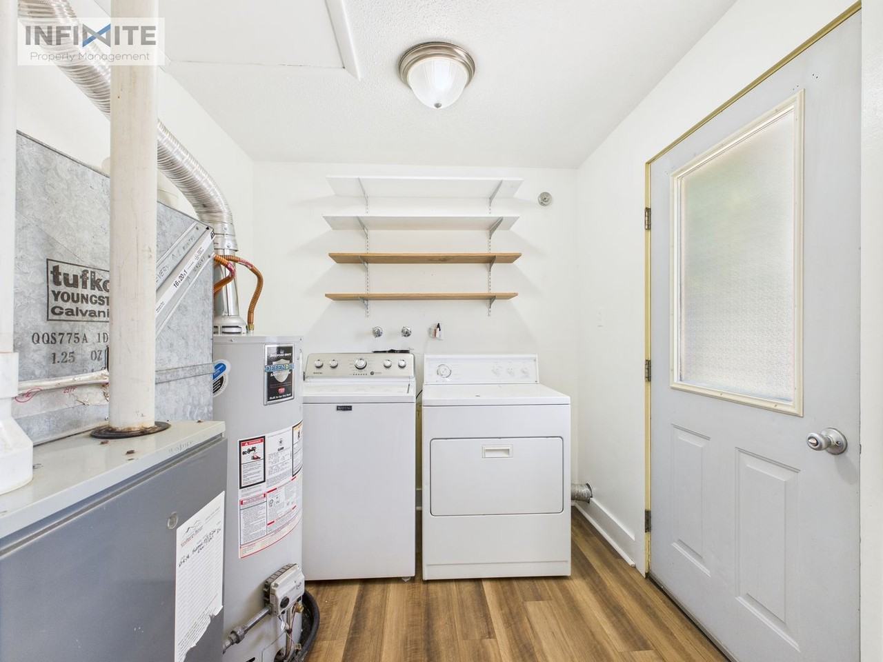 809 N Black Ave - Photo 3 of 16