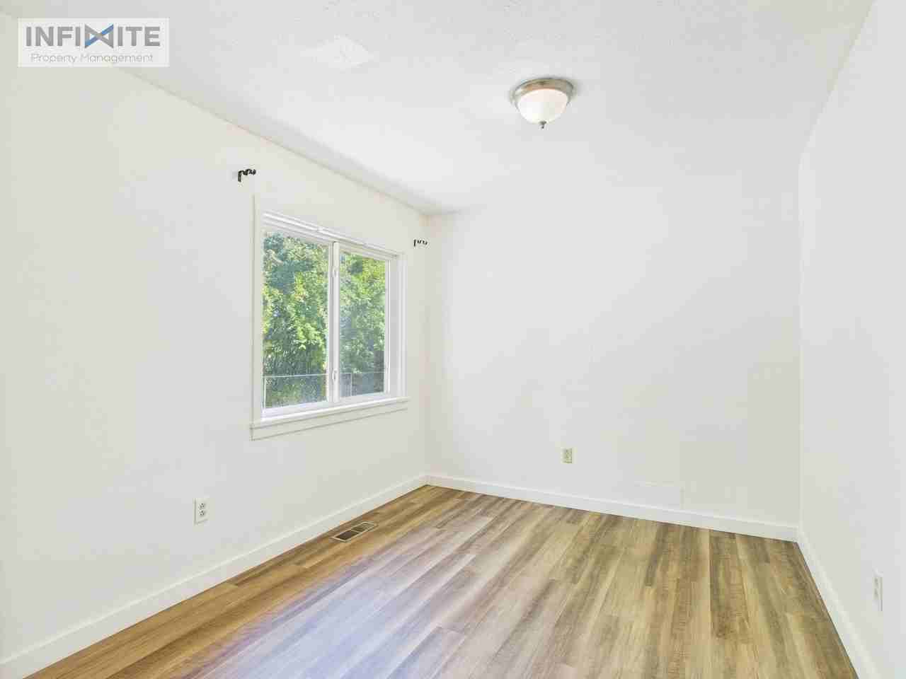 809 N Black Ave - Photo 7 of 16