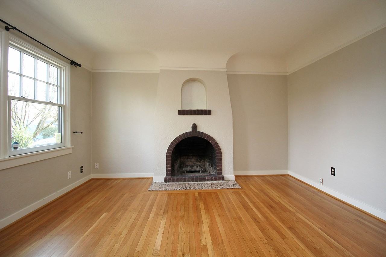 7703 Se 17th Ave - Photo 4 of 30