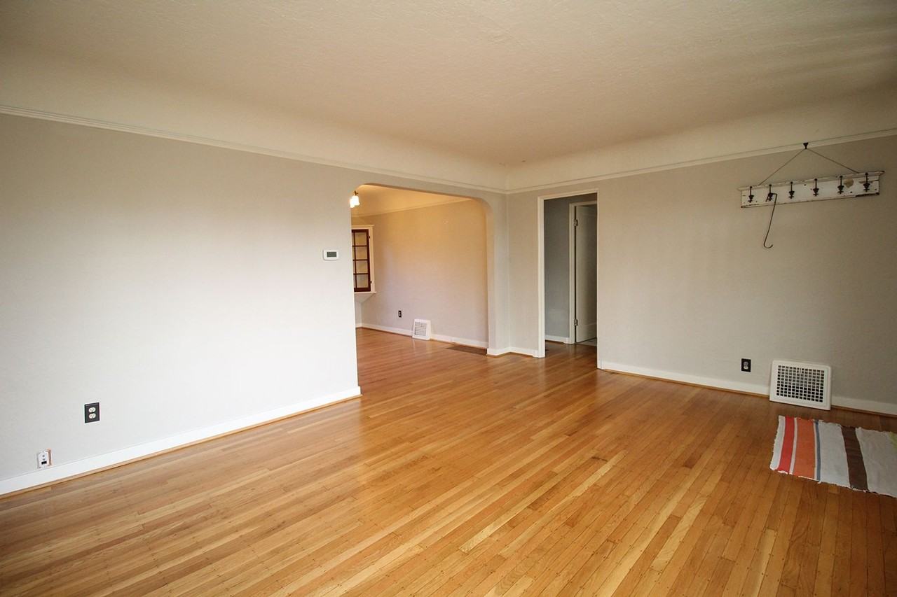 7703 Se 17th Ave - Photo 5 of 30