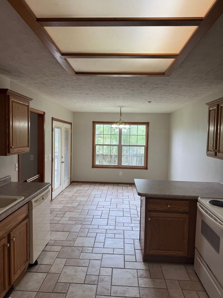 4422 W Tarkio St - Photo 4 of 16